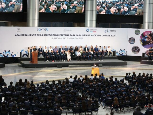 Abanderan a atletas queretanos que asistirán a Olimpiada Nacional 2025