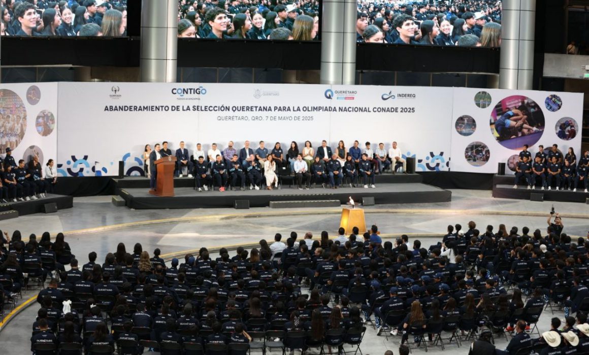 Lee más sobre el artículo Abanderan a atletas queretanos que asistirán a Olimpiada Nacional 2025