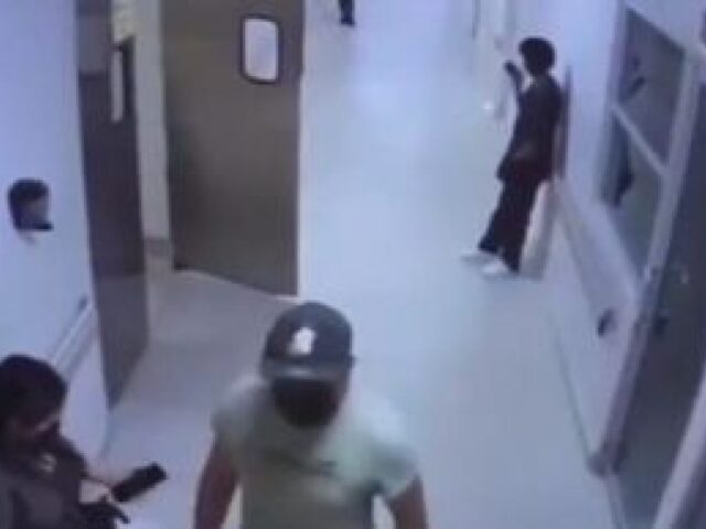 Asesina a mujer disfrazado de enfermero en hospital de Tijuana