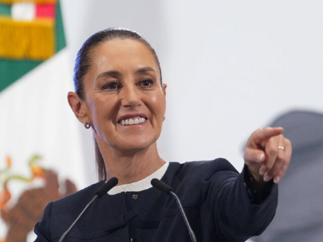 Cambia Sheinbaum horario de mañanera