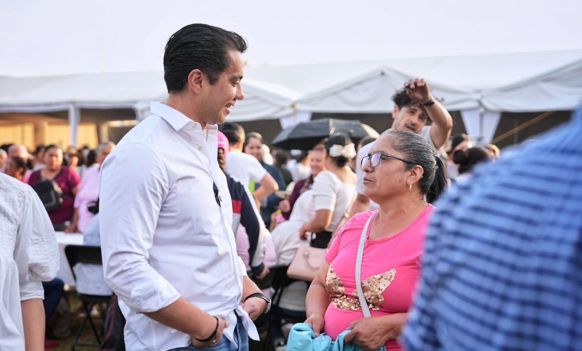 Lee más sobre el artículo Asiste Felifer Macías al festival Madre Solo Hay Una en Huimilpan