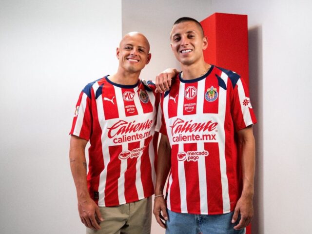Estrena Chivas piel y causa polémica entre aficionados