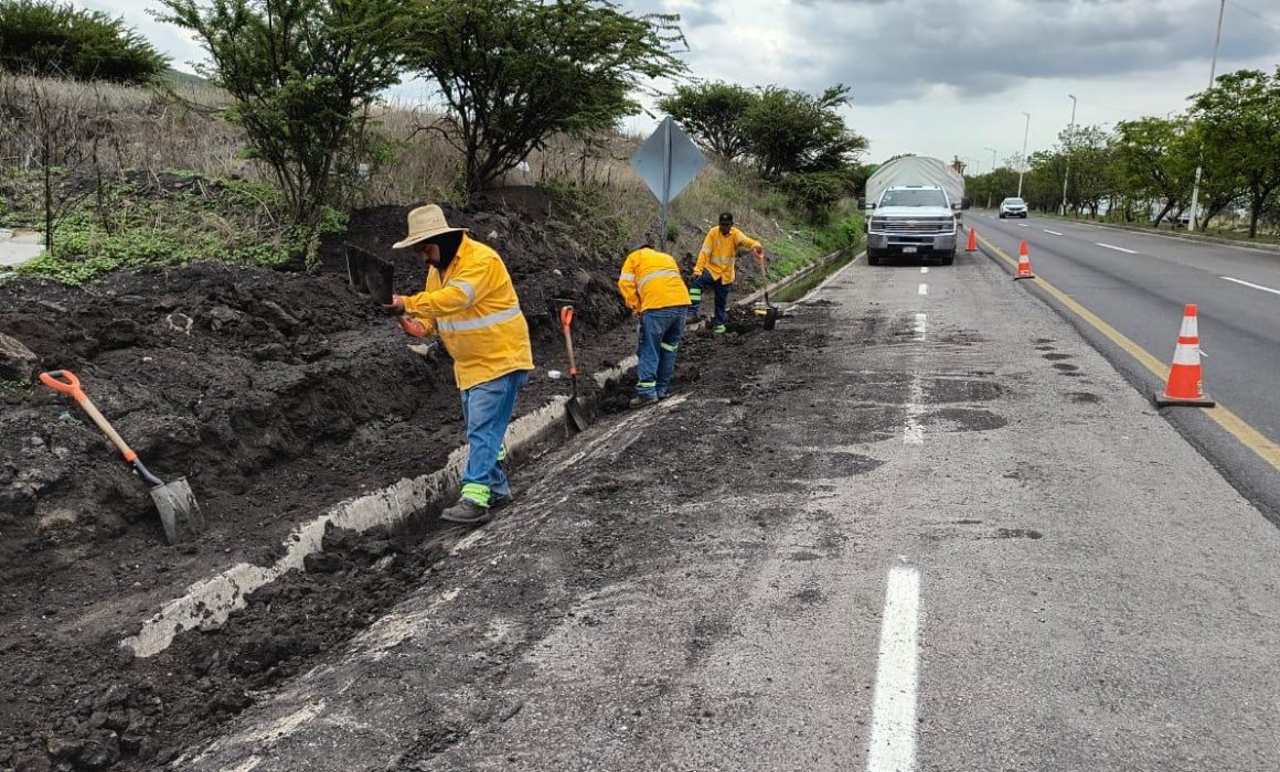 Lee más sobre el artículo Refuerzan mantenimiento vial ante lluvias en Querétaro
