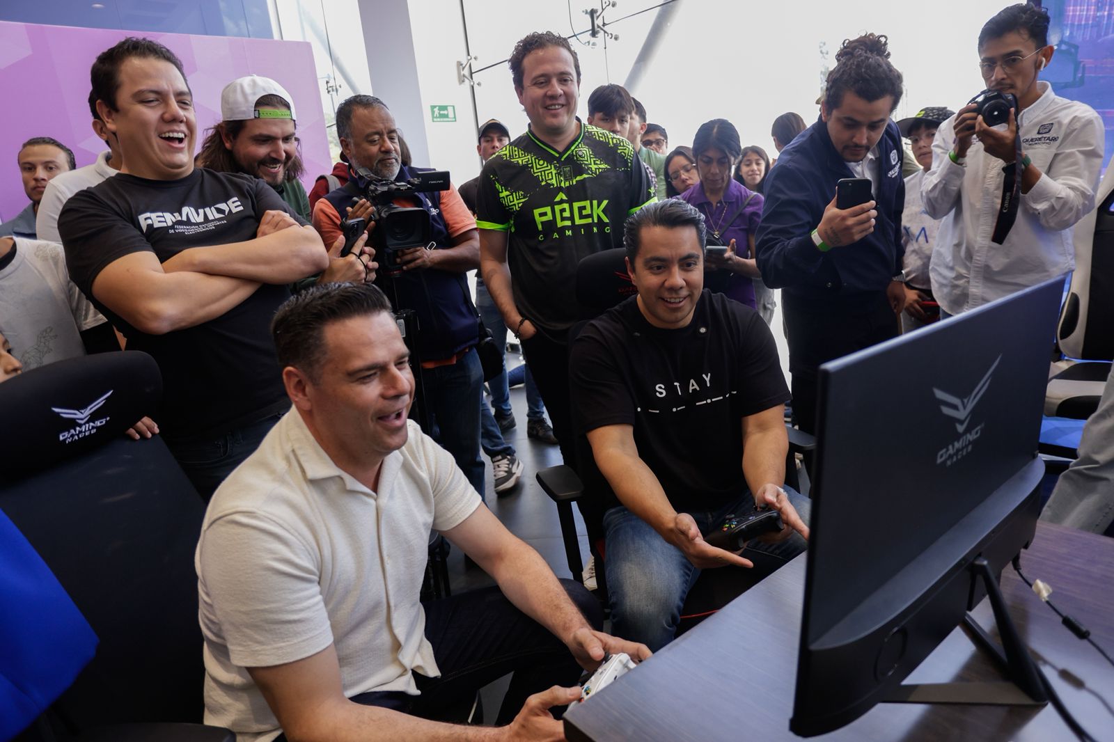Lee más sobre el artículo Asiste Felifer Macías a la final del Campeonato Nacional de gaming