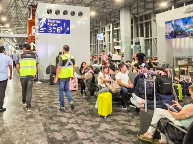 Desvían intensas lluvias vuelos del aeropuerto de CDMX al de Acapulco