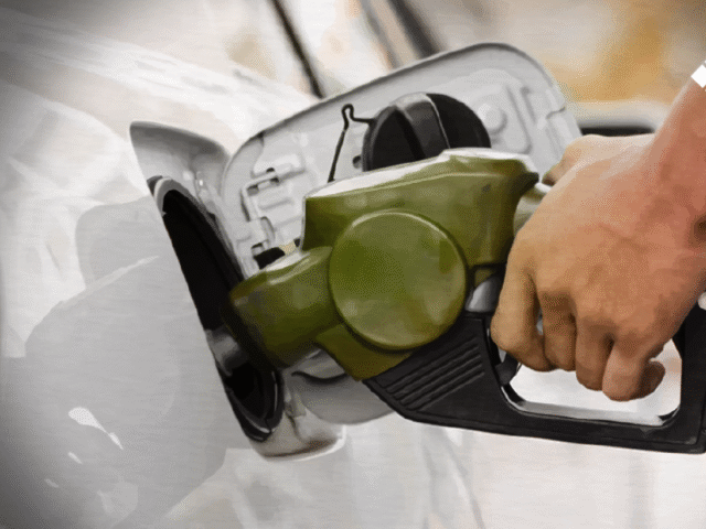 Se renueva por 6 meses tope de precio a gasolina