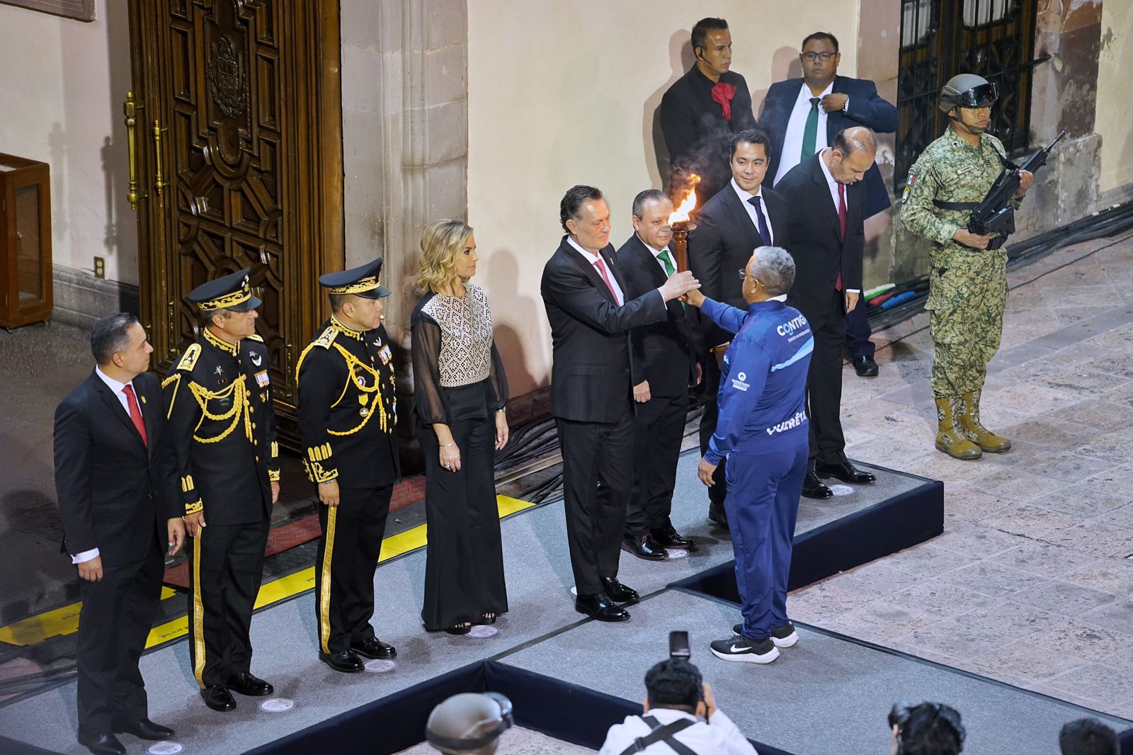 Lee más sobre el artículo Encabeza Kuri ceremonia del CCXV aniversario del Grito de Independencia en Querétaro