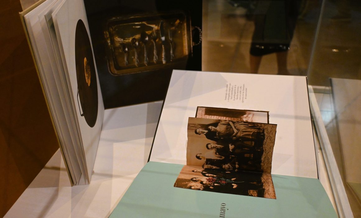 Lee más sobre el artículo Inauguran Liber Mundi, exposición fotográfica en el Gómez Morin