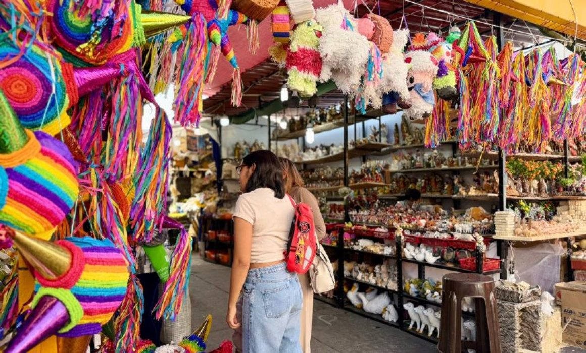Lee más sobre el artículo Arrancan los tradicionales tianguis navideños de La Cruz y El Tepe