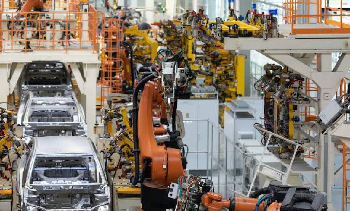 Industriales ven riesgos para 2026 por aranceles y normas