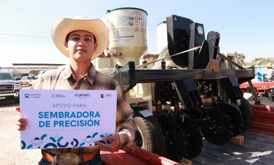 Entregan apoyos agropecuarios a 53 productores de Ezequiel Montes