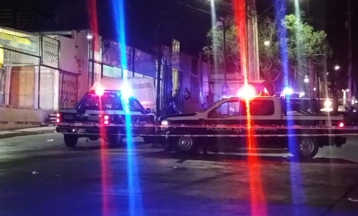 Fallece vendedor de periódicos por infarto en Satélite