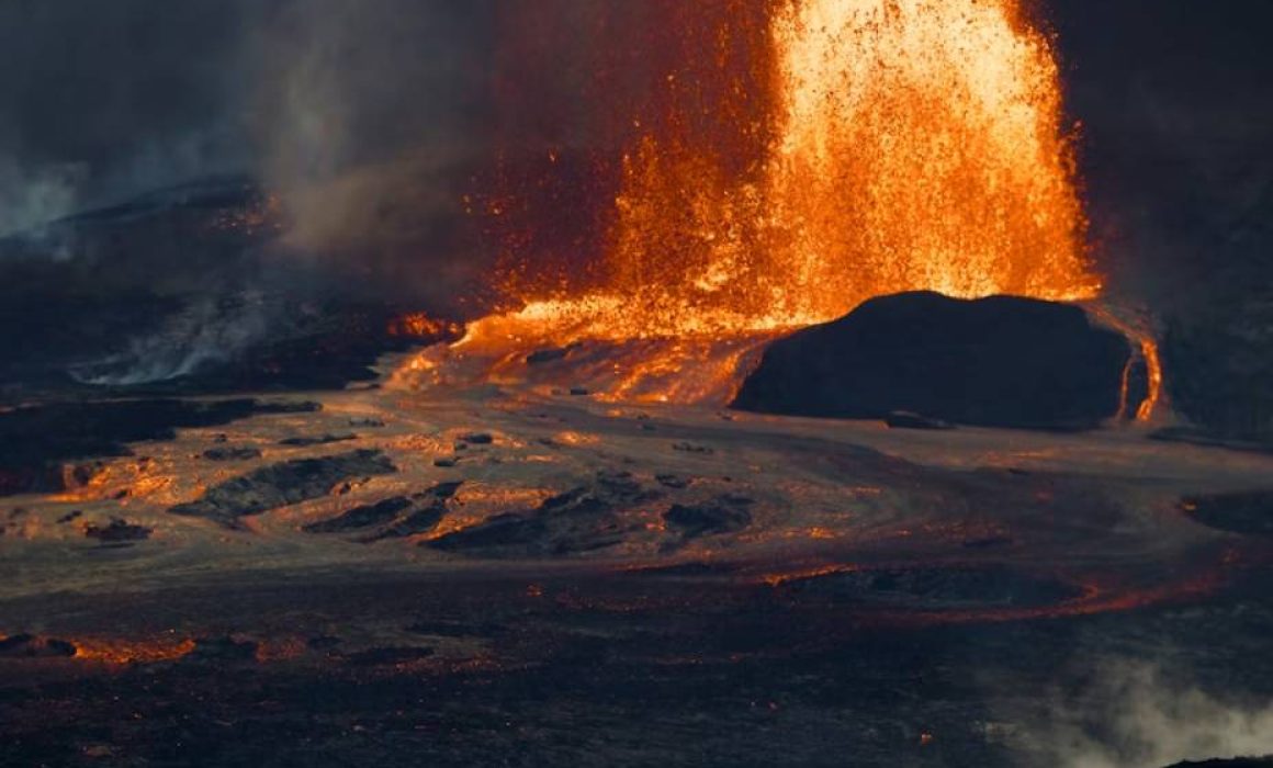 Registra volcán Kilauea fuentes de lava de 200 metros en Hawái