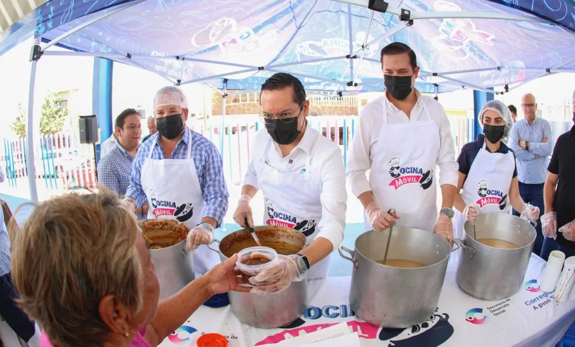 Lee más sobre el artículo Corregidora ofrece lavado de ropa a bajo costo y amplía apoyos alimentarios