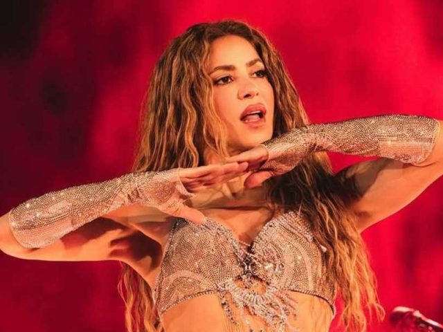 Ampliará Shakira en Zócalo horario del Metro hasta madrugada