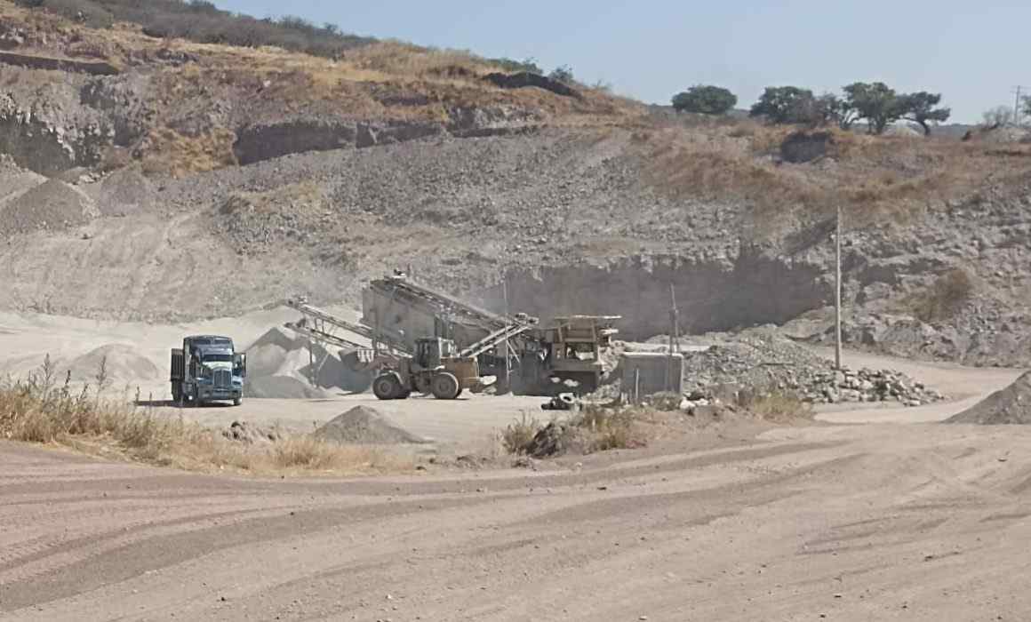 Lee más sobre el artículo Clausuran bancos de materiales irregulares en Querétaro