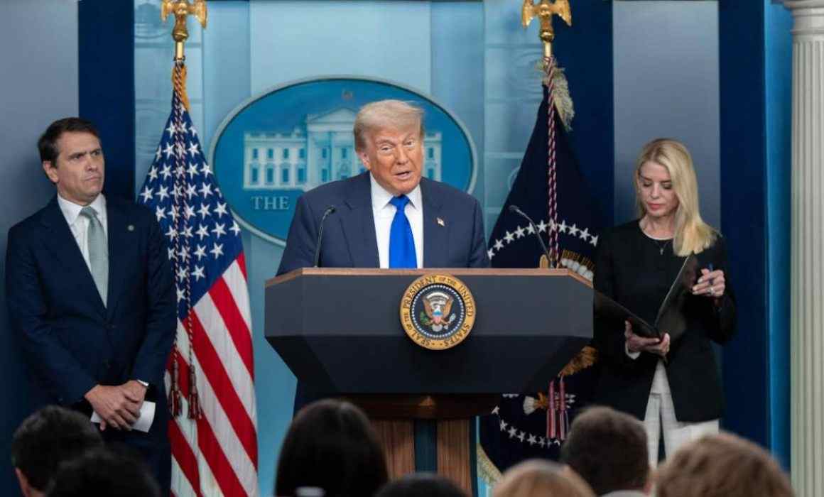 Lee más sobre el artículo Solicita Trump libertad de 8 presas en Irán antes de dialogar
