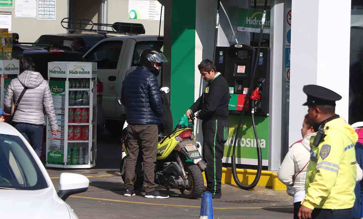 Lee más sobre el artículo México mantiene tope a gasolina en 24 pesos y pactan rebaja en el diésel.