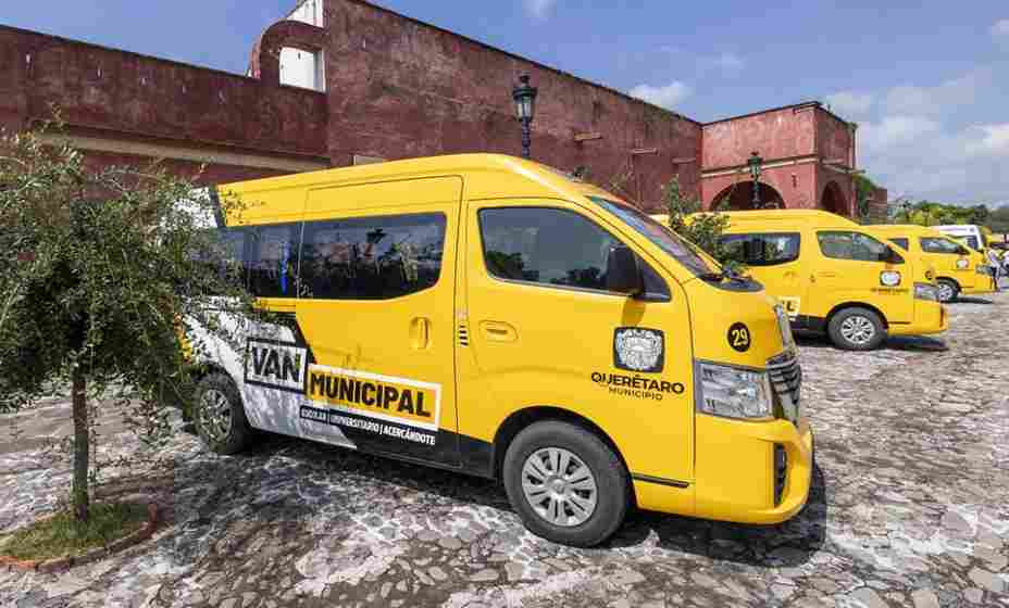 Lee más sobre el artículo Ofrece Felifer Macías transporte gratuito al Festival de Comunidades Extranjeras