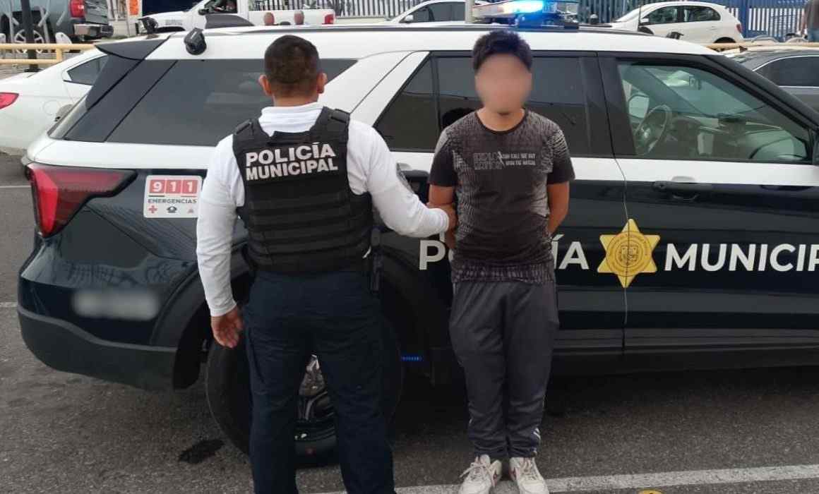 Lee más sobre el artículo Detienen a conductor por portar doble placa en Centro Sur