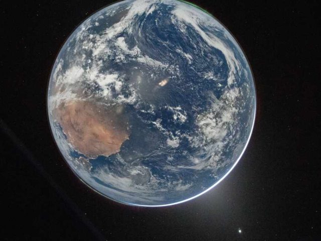 Comparte la NASA imágenes de la Tierra desde la misión Artemis II