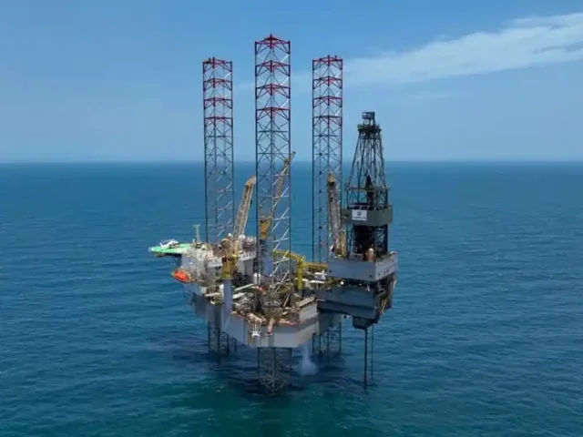 Fortalece Pemex su posición financiera y operativa