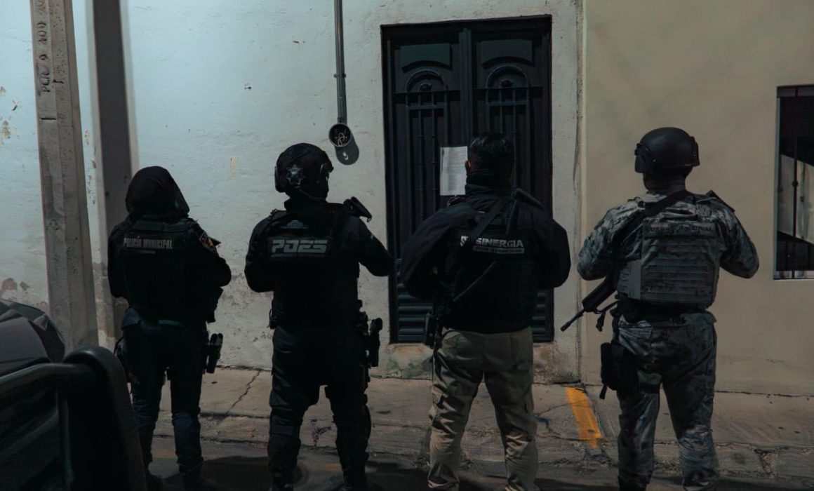 Lee más sobre el artículo Ejecuta Fiscalía de Querétaro 11 cateos simultáneos; hay 9 detenidos