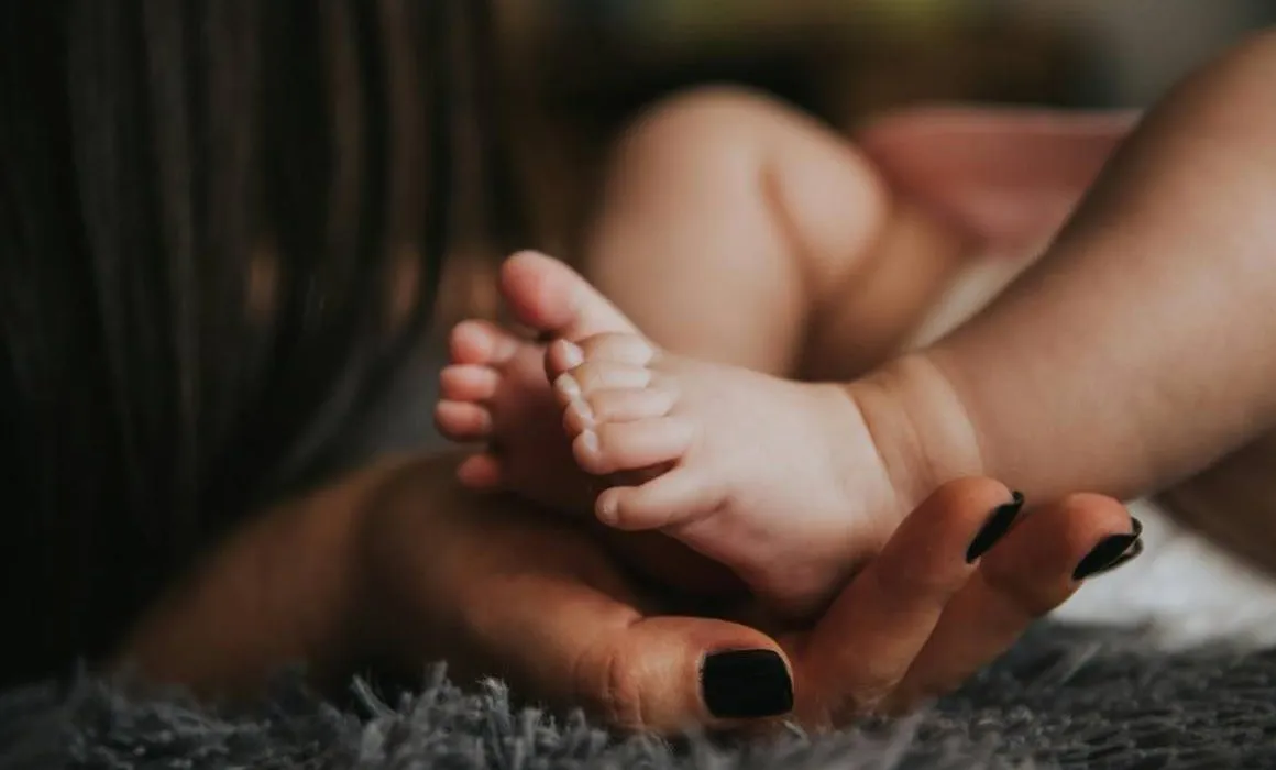 Lee más sobre el artículo Lideran madres latinas natalidad en EU y superan a estadounidenses