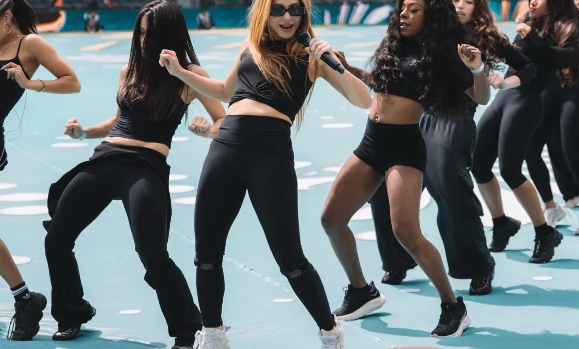 Lee más sobre el artículo Ensaya Shakira en el Estadio Ciudad de México para la inauguración de la fiesta de fútbol