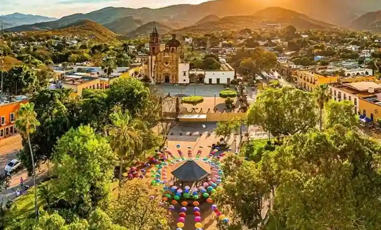 Lee más sobre el artículo Festival de Santiago reunirá a 209 artistas en Jalpan