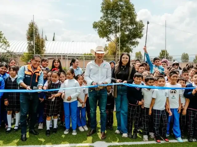 El Marqués entrega obras de infraestructura en 3 escuelas