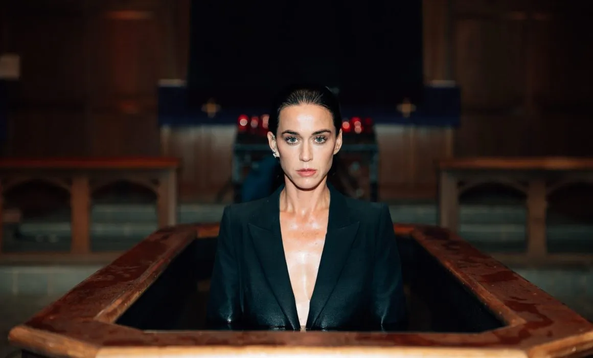 Lee más sobre el artículo Katy Perry lanza Watch It Burn