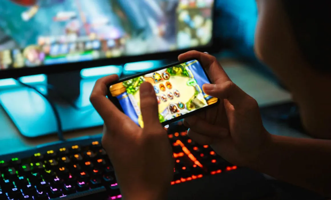 Lee más sobre el artículo Alerta Kuri sobre riesgos a menores por videojuegos