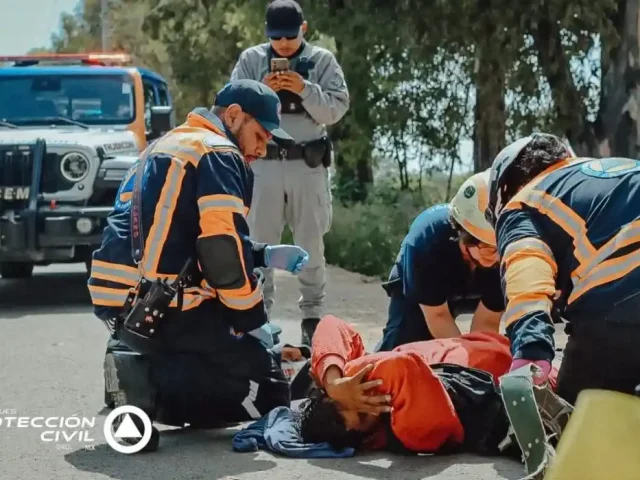 Trabajador cae de poste en Guadalupe La Venta
