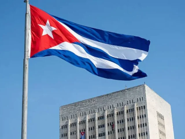 Modifica EU sanciones a Cuba y elimina vínculo con Rusia
